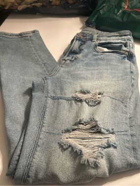 American Eagle Outfitters Light Blue Ripped Boyfriend Jeans